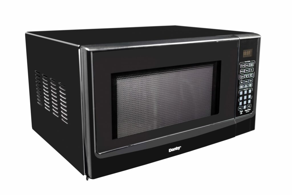 Danby Designer 1.4 cu ft Sensor (Cooking) Microwave in Black